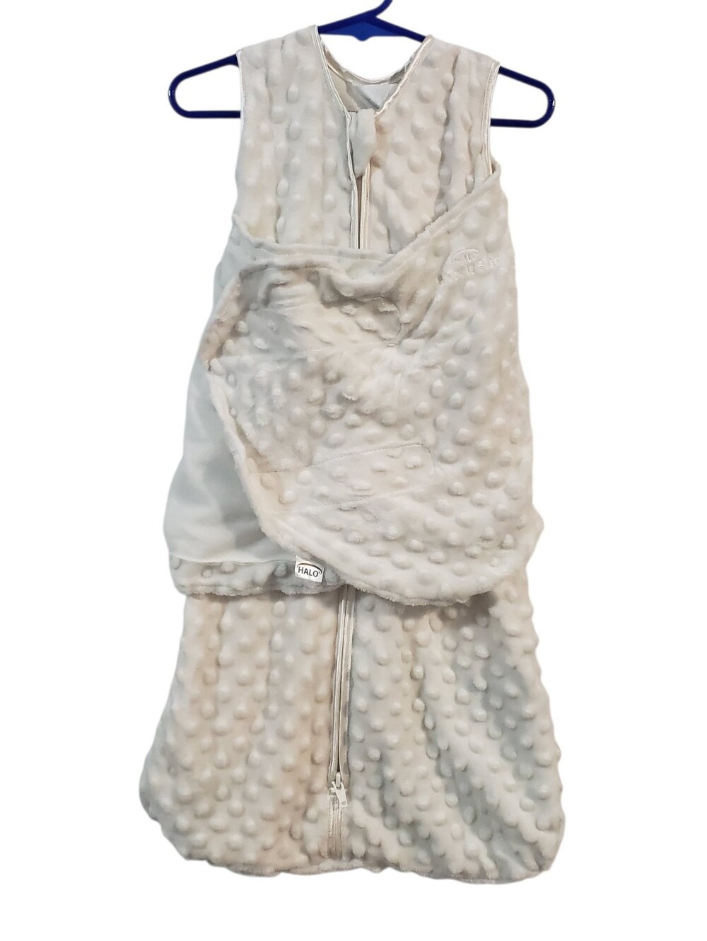HALO baby SleepSack SwaddleSize 3-6 monthFits 23-26 in, 13-18 lbWhitePlush m